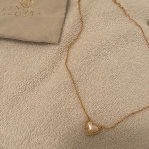 gold kendra scott necklace
